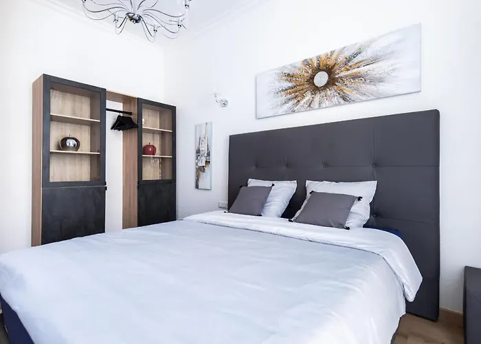 Sunny And Modern Baquis Flat Apartamento