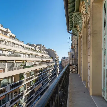 Sunny And Modern Baquis Flat